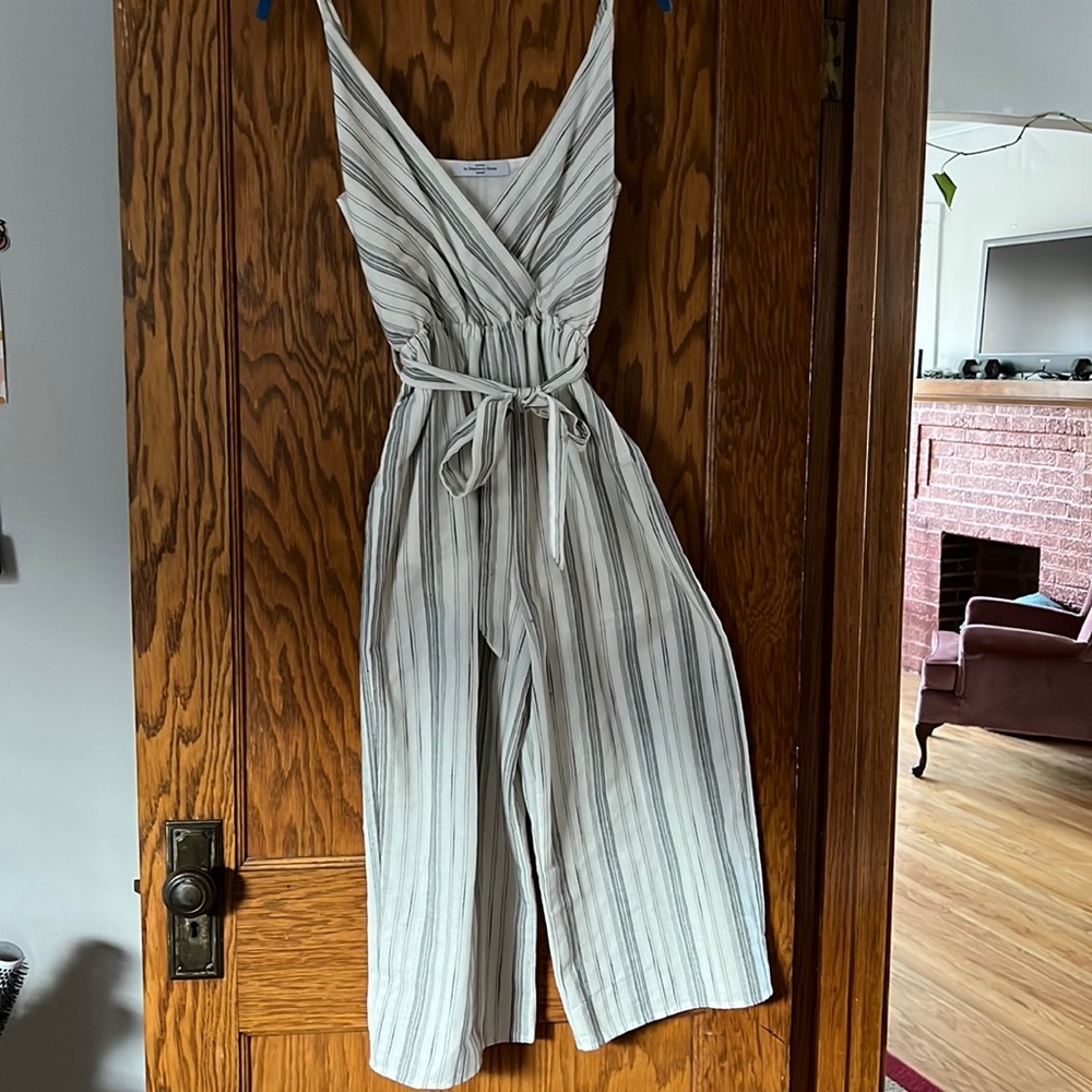 Wide leg jumpsuit with pockets
